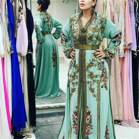 Pin By Enjoy Doing Enjoydoing On Caftans Fashion Asian Fashion Caftan