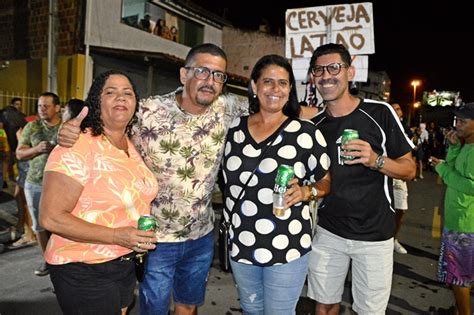 Bloco Dna Arrasta Foli Es E Encerra Carnaval Multicultural De