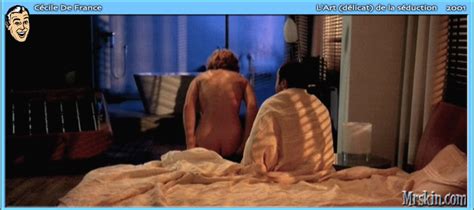 Naked Cécile De France in L Art délicat de la séduction