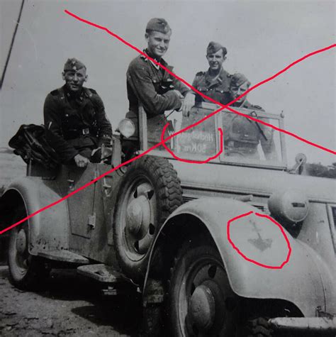 original Foto WK II 1940 Soldaten PKW Wappen auf Kotflügel Postimages