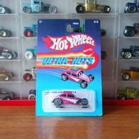 Hot Wheels Custom Volkswagen Beetle Ultra Hots Spectraflame Pink Toys Collectibles