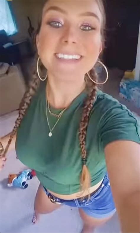 I Wore My Green Shirt For My F Lesbian Mistress As Ordered Nude Pics XHamster