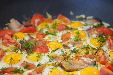 Яичница и бекон – рецепт с фото