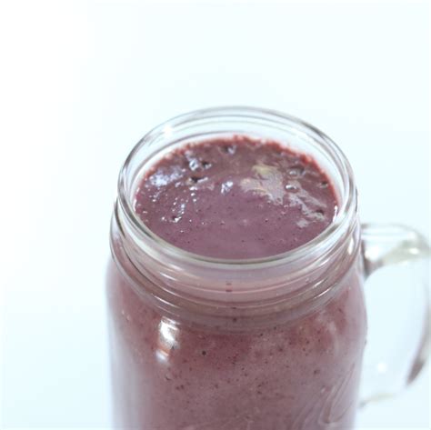 Strawberry Acai Smoothie - Sophie Uliano