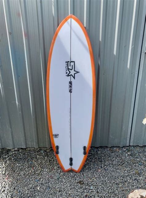 波情報 湘南 スチュアート本人のボード FX FISH サーフボードクオリティーハードコア Quality Hardcore Distributions