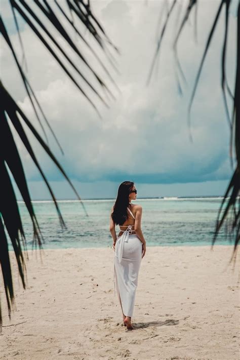 MC xinh đẹp nhất nhì VTV tung ảnh bikini khoe body bỏng rẫy