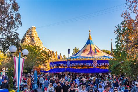 Disneyland Park Touring Plan | Attraction Insight