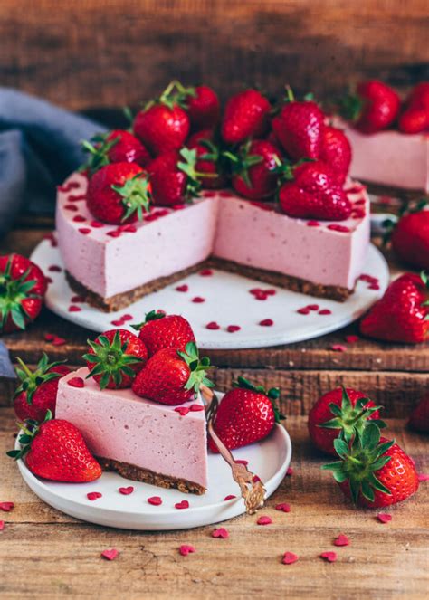 Erdbeer Käsekuchen Erdbeertorte Vegan ohne Backen Bianca Zapatka