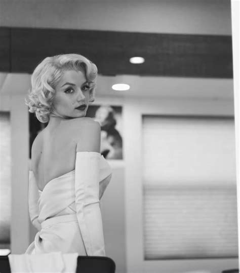 Ana De Armas Improbable Transformation Into Marilyn Monroe In Blonde It Feels Like Serendipity