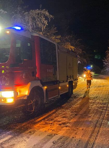 H Baum Droht Zu Fallen Freiwillige Feuerwehr St Andreasberg