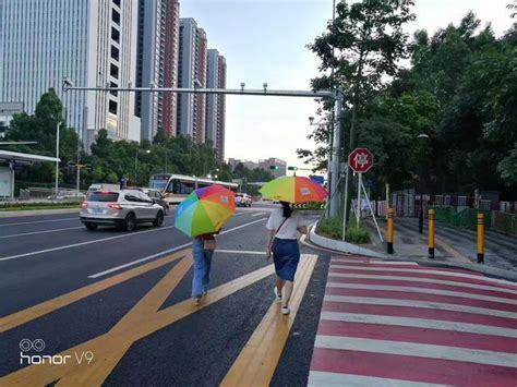 共享雨傘e傘：為愛接力的送傘天使 每日頭條