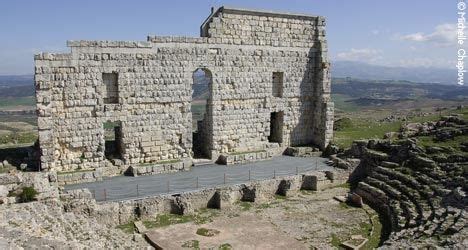 Yacimiento De Acinipo En Ronda M Laga De La Antigua Ciudad Romana