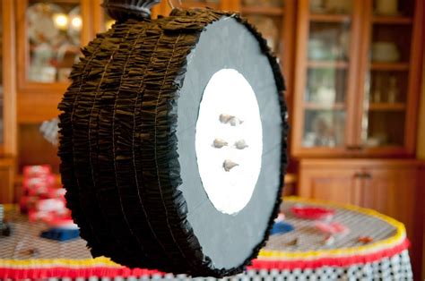 MuyAmeno Piñatas Hot Wheels Hot wheels birthday Hotwheels birthday party Hot wheels party