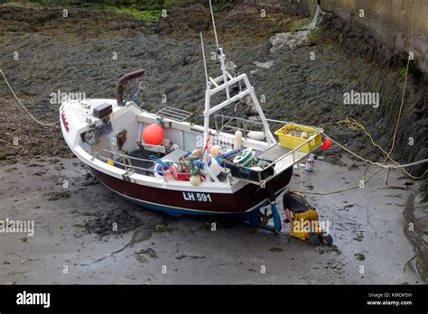 Fisherman Painting Boat Hi Res Stock Photography And Images Alamy