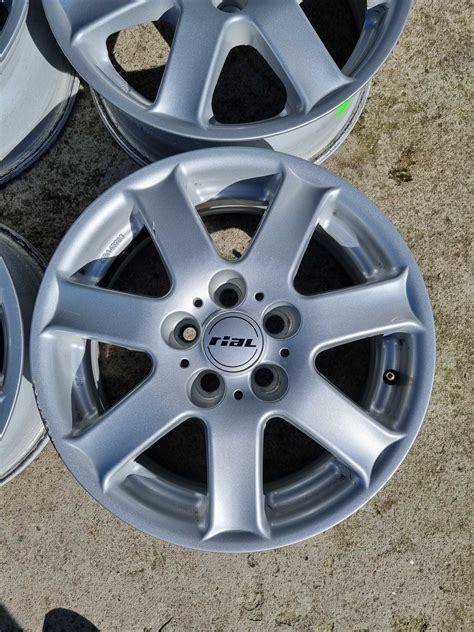 FELGI ALUMINIOWE RIAL 5x100 R15 6Jx ET38 VW Polo Ibiza Fabia Rapid F22