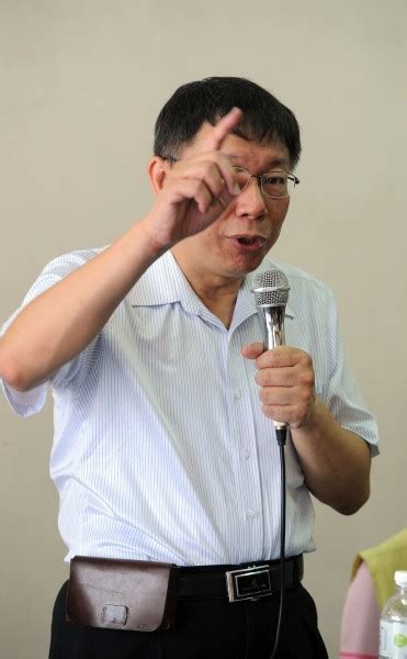 柯文哲： 衛福部長不該下台 要留台上被打 政治 自由時報電子報