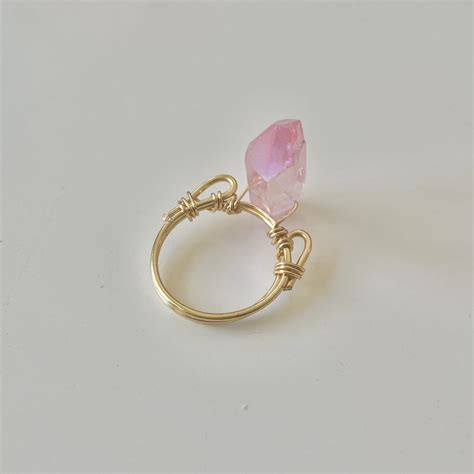 Anillo De Alambre De Cuarzo De Aura Rosa Anillo De Cristal Envuelto En