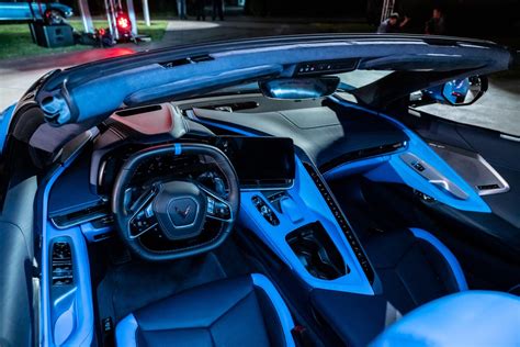 2020 Chevy Corvette convertible rocks a hardtop for the first time - CNET