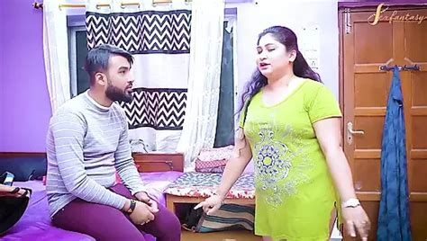 Milf mit dickem arsch verführt den maler der ihr Haus bemalt hat und fickt am ende mit ihm