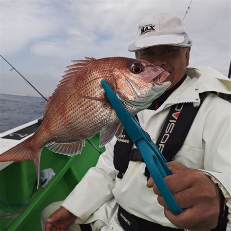 【釣果速報】茨城県弘漁丸でマダイ全員ゲット＆竿頭12匹！活性上々で豪華なゲストが釣れる最高のシーズンに突入！ 2023年11月24日