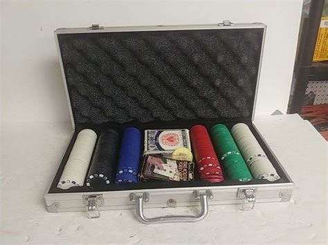 Poker Set With Case - Trice Auctions