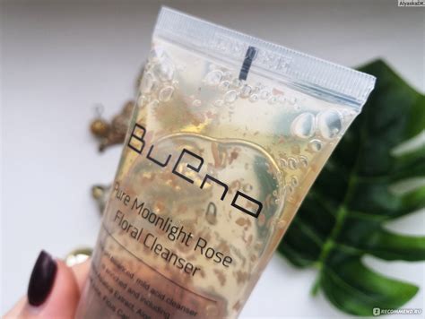 Гель для умывания Bueno Moonlight rose floral cleanser с лепестками роз ...