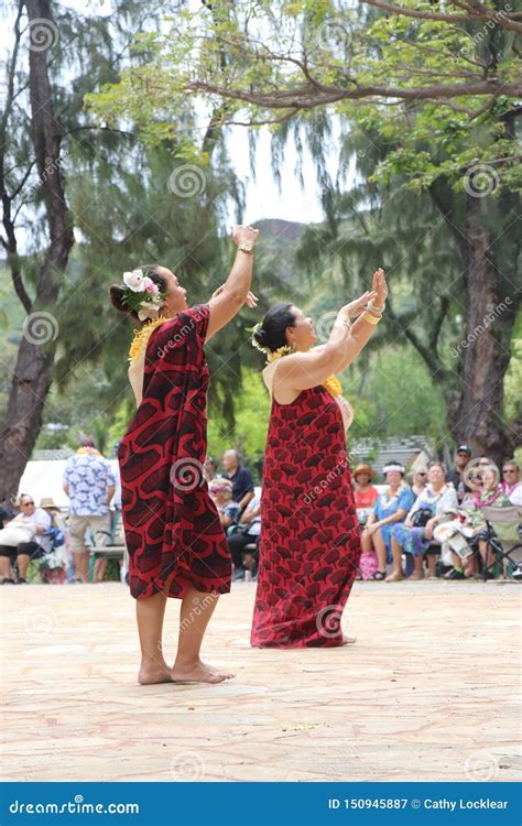 Honolulu Hawaii 5 2 2018 Beautiful Hawaiian Women Performing