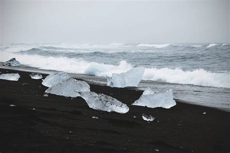 Iceberg on Seashore · Free Stock Photo