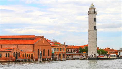 Murano island vaporetto (water bus, ferry). All info, lines, tickets ...