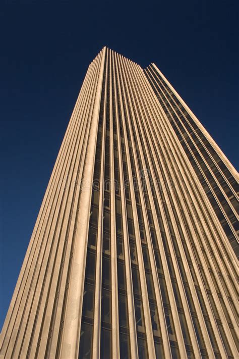 Edificio De Oficinas De La Alta Subida Imagen De Archivo Imagen De