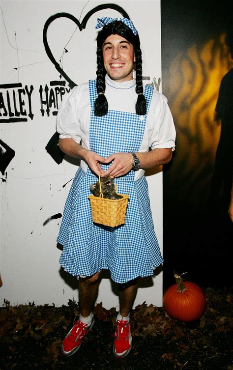 Celebrities Wearing the Same Halloween Costumes | PS Celebrity