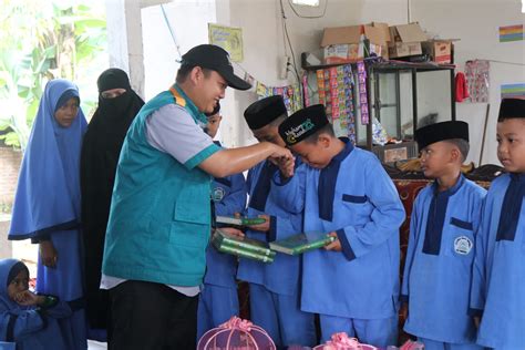 Wahdah Inspirasi Zakat Kirim Al Quran Ke Tpa Rahmat Hidayat Wahdah