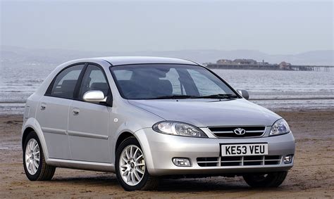 Daewoo Lacetti Hatchback Review (2004 - 2005) | Parkers