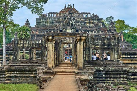 SIEM REAP CAMBODIA 13 De Diciembre De 2014 Vista Del Templo Baphuon