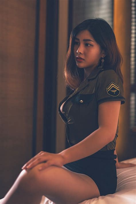 Sexy chinese babe 闫盼盼 Vol Porn Pic