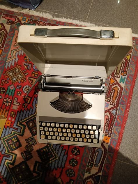 Macchina Da Scrivere Vintage Royal 200 Anni 70 EBay