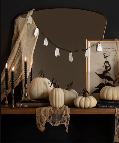 The best indoor Halloween decor: 36 spooky and chic designs | Homes ...