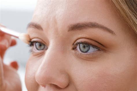 Woman Applying Nude Eye Make Up Close Up Stock Image Image Of Look Base 256288941