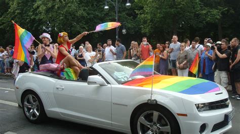 Reac Iile Rom Nilor Dup Legalizarea C S Toriilor Gay N Germania