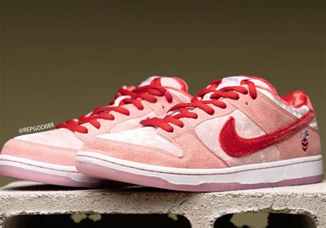 Strangelove Nike Sb Dunk Low Ct2552 800 Release Info