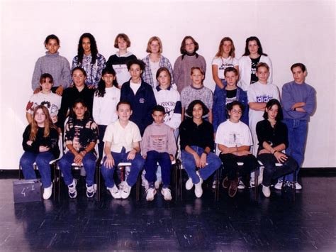 Photo de classe 4EME1 de 1995 Collège Jean Brunet Copains d avant