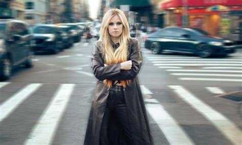 Avril Lavigne Deja A Sus Fans Sin Aliento Con Un Bikini Verde Foto