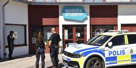 24 åring Hotade Personal Med Kniv Döms För Apoteksrån Hallandsposten