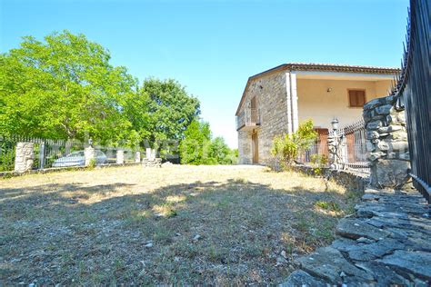 Villas for sale in Italy | ExclusiveProperty