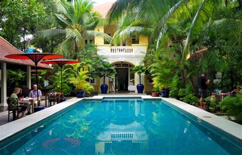 15 BEST HOTELS in Phnom Penh