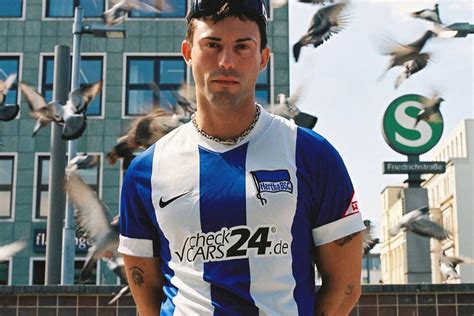 Da Ist Das Ding Hertha Bsc Stellt Neues Heimtrikot Vor