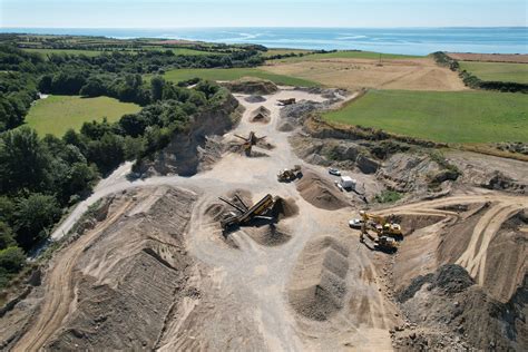 Screening in Sand & Gravel Pit on the stunning Irish Coast - roco