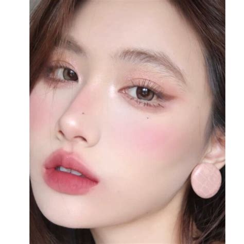 Cập Nhật 7 Xu Hướng Trang Điểm HOT 2023