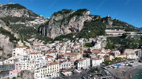 Amalfi Meta Turistica Della Famosa Costiera Amalfitana Italia Vista