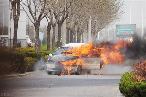 新能源电车自燃了怎么办呢？电车自燃保险理赔吗？ 车洗捷智能洗车